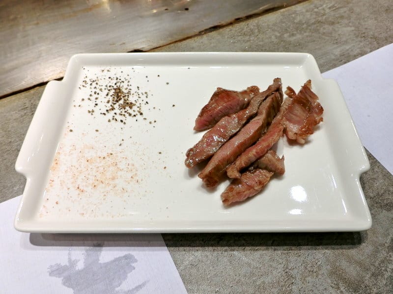 台北信義區美食|寅藏鐵板燒-忠孝店~和牛現選現切、超市鐵板燒