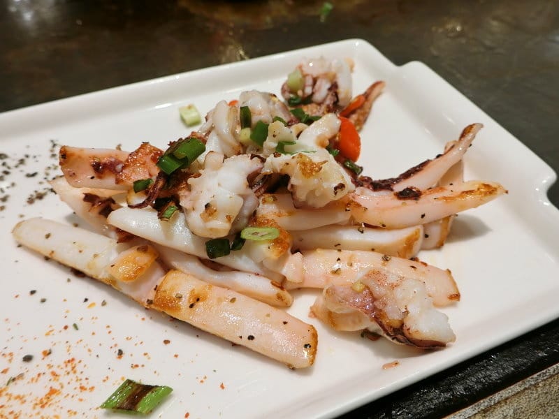 台北信義區美食|寅藏鐵板燒-忠孝店~和牛現選現切、超市鐵板燒