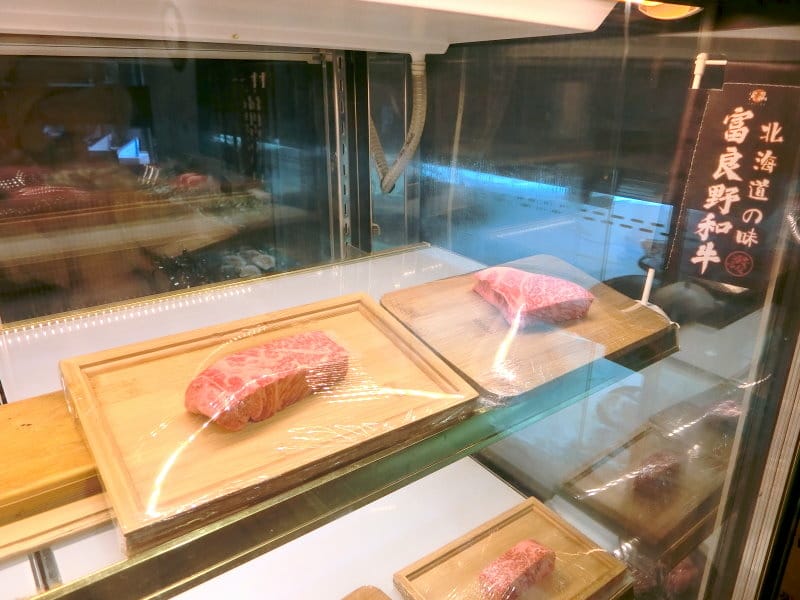 台北信義區美食|寅藏鐵板燒-忠孝店~和牛現選現切、超市鐵板燒