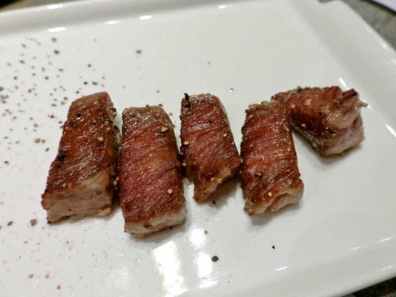 台北信義區美食|寅藏鐵板燒-忠孝店~和牛現選現切、超市鐵板燒