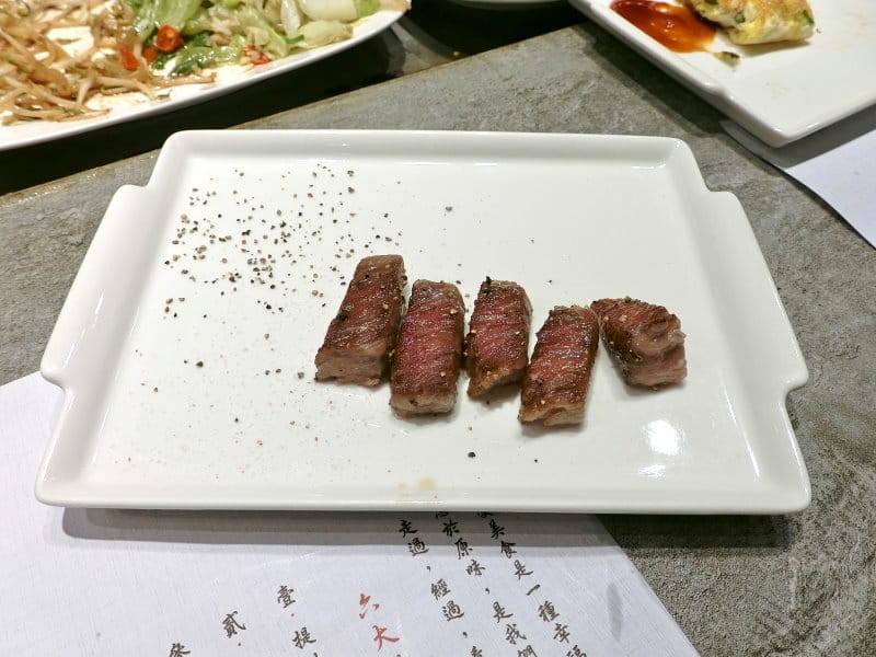 台北信義區美食|寅藏鐵板燒-忠孝店~和牛現選現切、超市鐵板燒