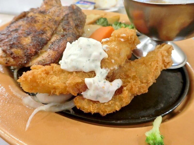 台北車站美食|樂雅樂家餐廳台北站前店|山型麵包外酥內軟、美式