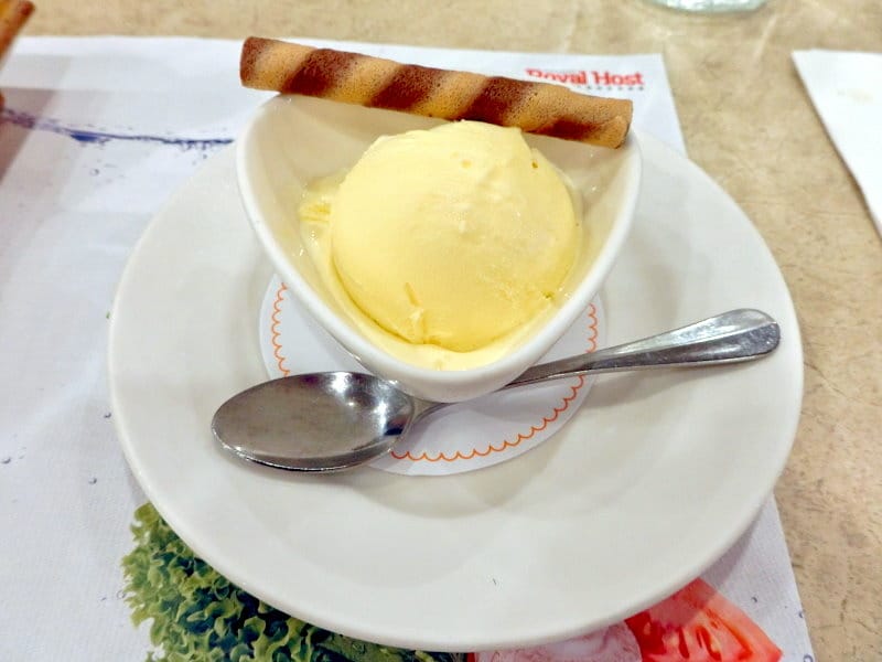 台北車站美食|樂雅樂家餐廳台北站前店|山型麵包外酥內軟、美式