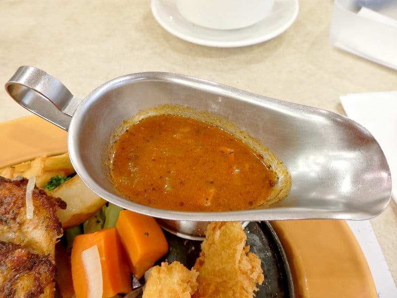 台北車站美食|樂雅樂家餐廳台北站前店|山型麵包外酥內軟、美式