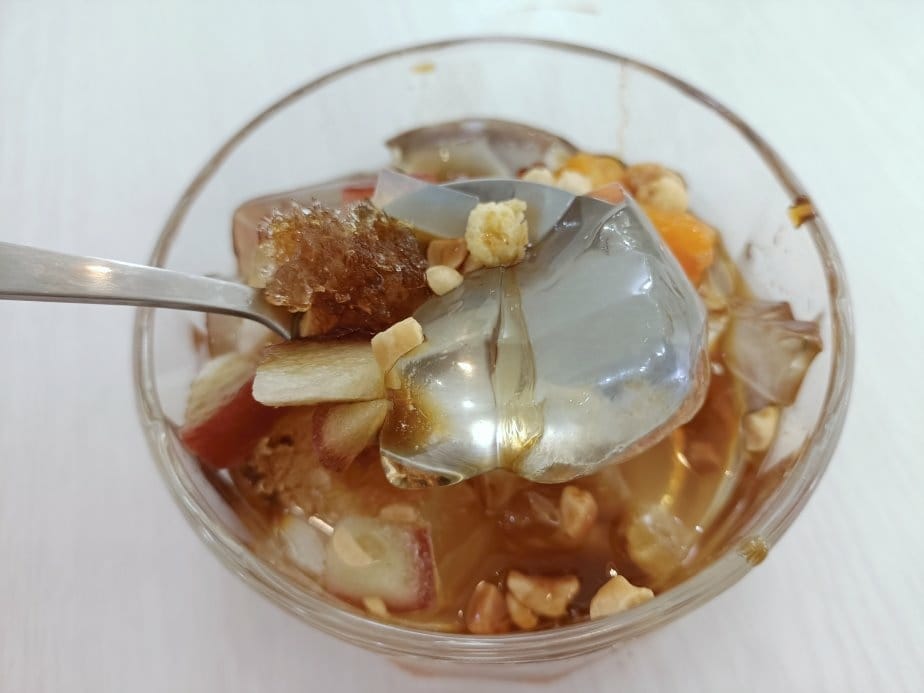 台北國父紀念館美食|小膳小麵-網紅文青麵食館!首推蟹黃麵，吃