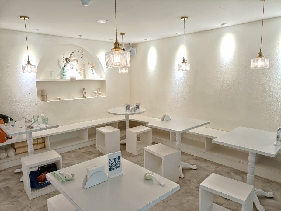 台北國父紀念館美食|小膳小麵-網紅文青麵食館!首推蟹黃麵，吃