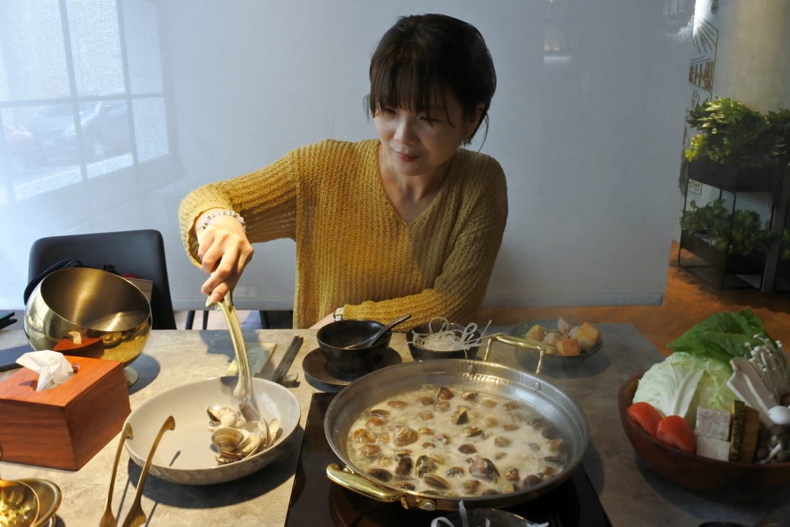 台北忠孝敦化美食|贏到足卜卜蜆忠孝店~不能飛澳門也能吃到澳門