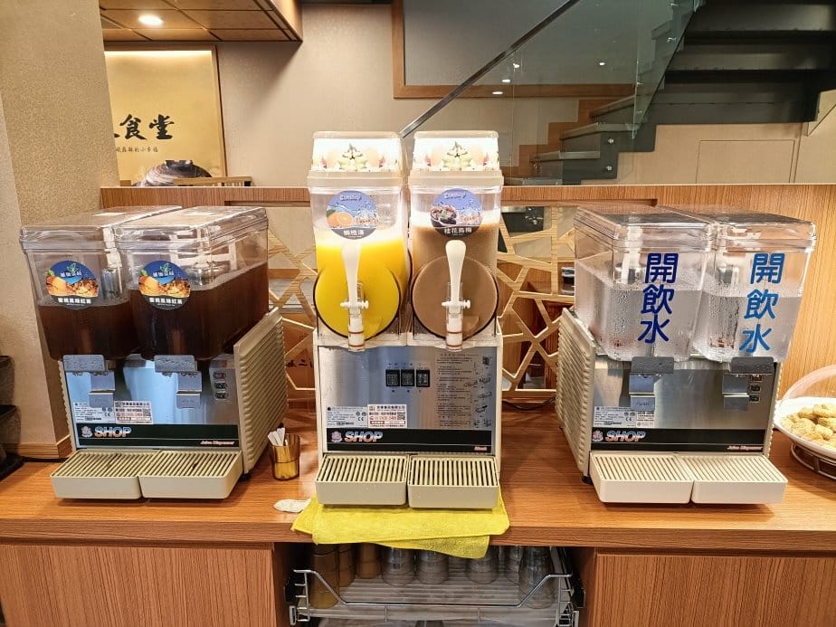 板橋火鍋|雲鼎阿二麻辣食堂,一個人也可享用的麻辣鍋另附飲料、 板橋火鍋|雲鼎阿二麻辣食堂,一個人也可享用的麻辣鍋另附飲料、