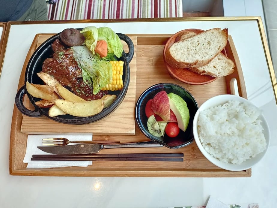 板橋甜品|B&G德國農莊複合式餐茶館,燈光美、氛氛佳!餐點、 板橋甜品|B&G德國農莊複合式餐茶館,燈光美、氛氛佳!餐點、