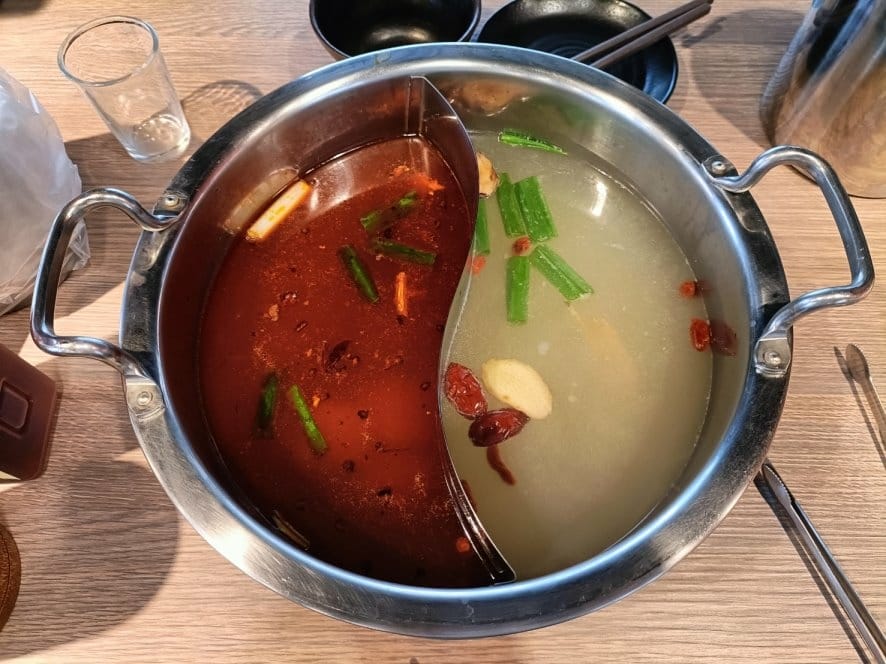 台北西門町美食|有點辣正宗成都麻辣串串鍋~一串只要10元!怎 台北西門町美食|有點辣正宗成都麻辣串串鍋~一串只要10元!怎