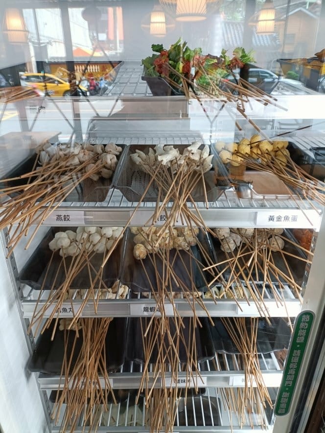 台北西門町美食|有點辣正宗成都麻辣串串鍋~一串只要10元!怎 台北西門町美食|有點辣正宗成都麻辣串串鍋~一串只要10元!怎