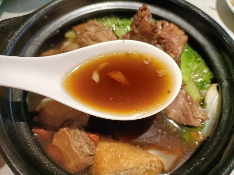 台北忠孝敦化美食|霸骨爹肉骨茶餐室/許士A1，肉骨茶湯免費續