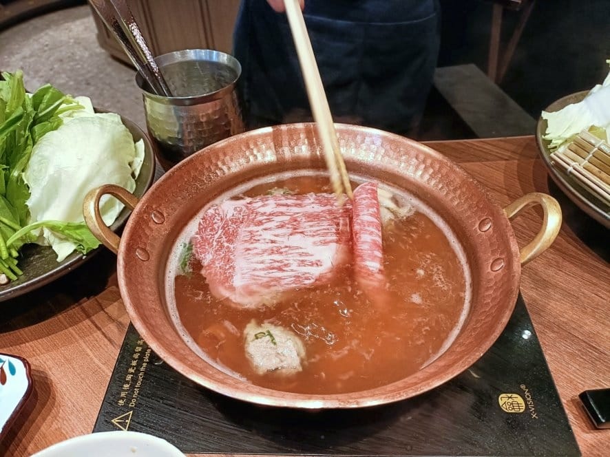 板橋火鍋|黑毛屋本家，高檔日本和牛、西班牙Bellota等級