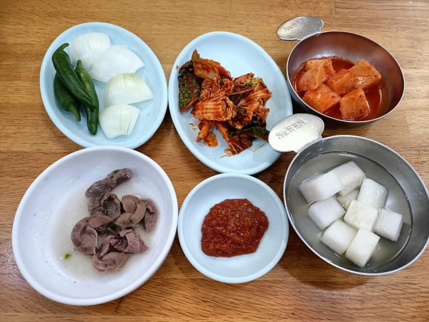 2023韓國釜山|南浦洞蔘雞湯,被人蔘雞湯耽誤的雞胗店 2023韓國釜山|南浦洞蔘雞湯,被人蔘雞湯耽誤的雞胗店