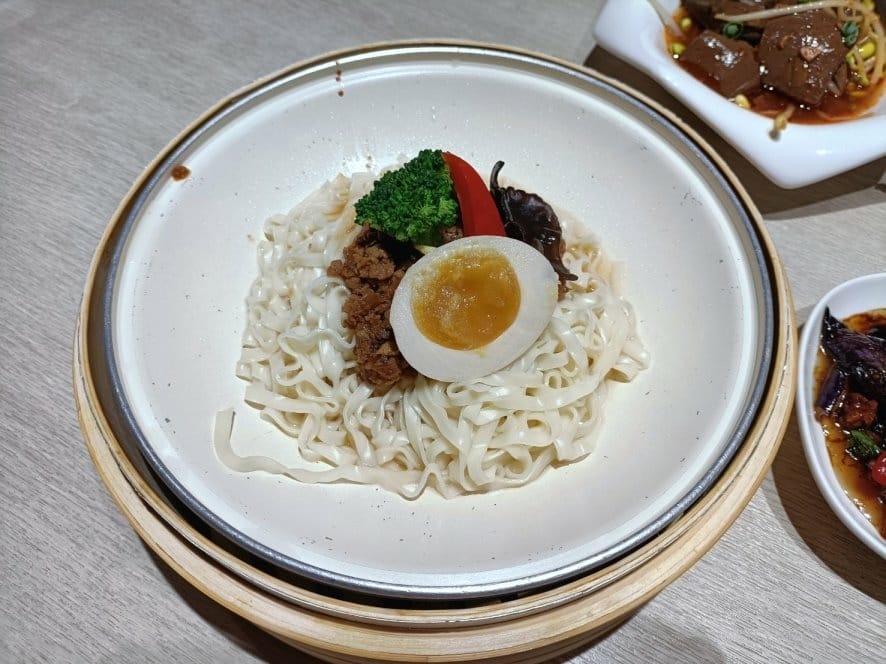 板橋美食|細細香港式點心/拌麵/干鍋,價格實惠、少量多樣!( 板橋美食|細細香港式點心/拌麵/干鍋,價格實惠、少量多樣!(