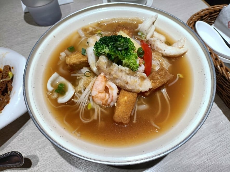 板橋美食|細細香港式點心/拌麵/干鍋,價格實惠、少量多樣!( 板橋美食|細細香港式點心/拌麵/干鍋,價格實惠、少量多樣!(