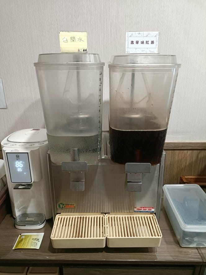 桃園美食|莯鑶手創鐵板料理，內用白飯、湯品、冷熱飲、冰淇淋無