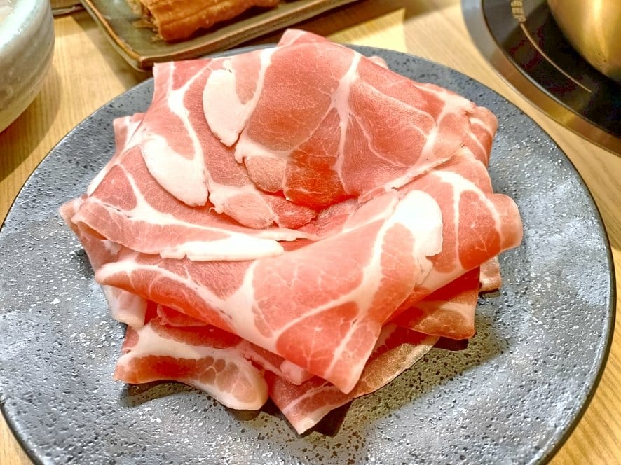 板橋火鍋|饗串重慶麻辣鍋，串串皆可擼、1串都是12元!(已歇