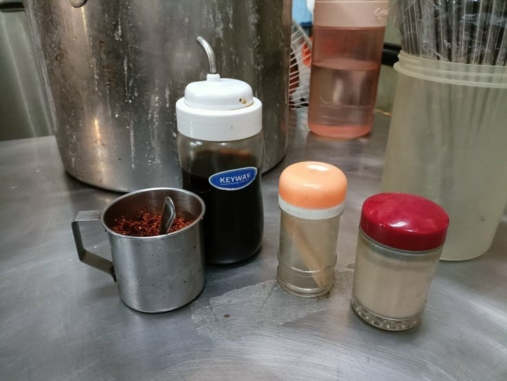 台南小吃|好味紅燒土魠魚羹,國華街老字號小吃! 台南小吃|好味紅燒土魠魚羹,國華街老字號小吃!