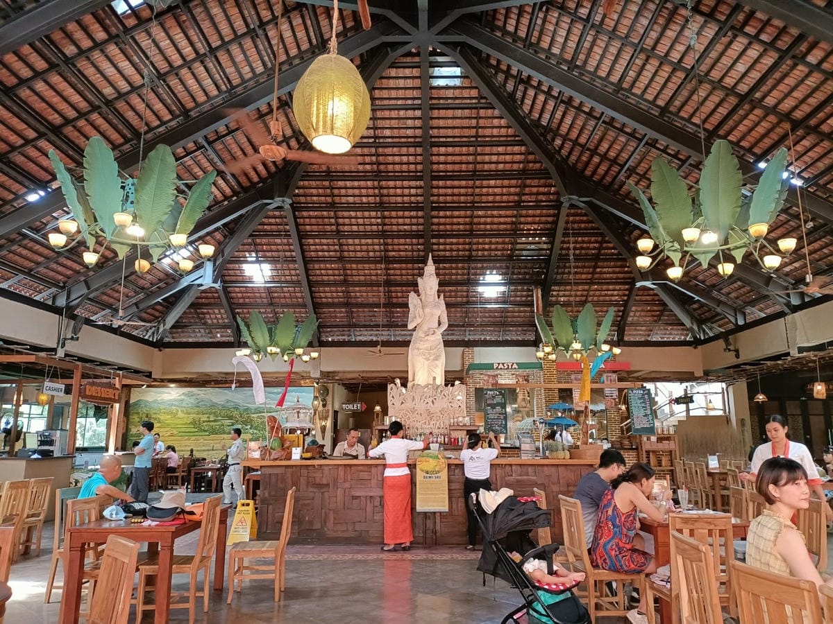 2023峇里島|UMA RESTAURAT,湯鮮肉嫩的牛尾湯 2023峇里島|UMA RESTAURAT,湯鮮肉嫩的牛尾湯