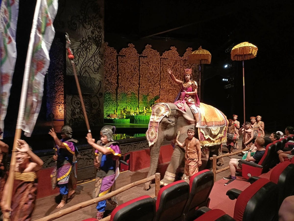 2023峇里島|UMA RESTAURAT,湯鮮肉嫩的牛尾湯 2023峇里島|UMA RESTAURAT,湯鮮肉嫩的牛尾湯