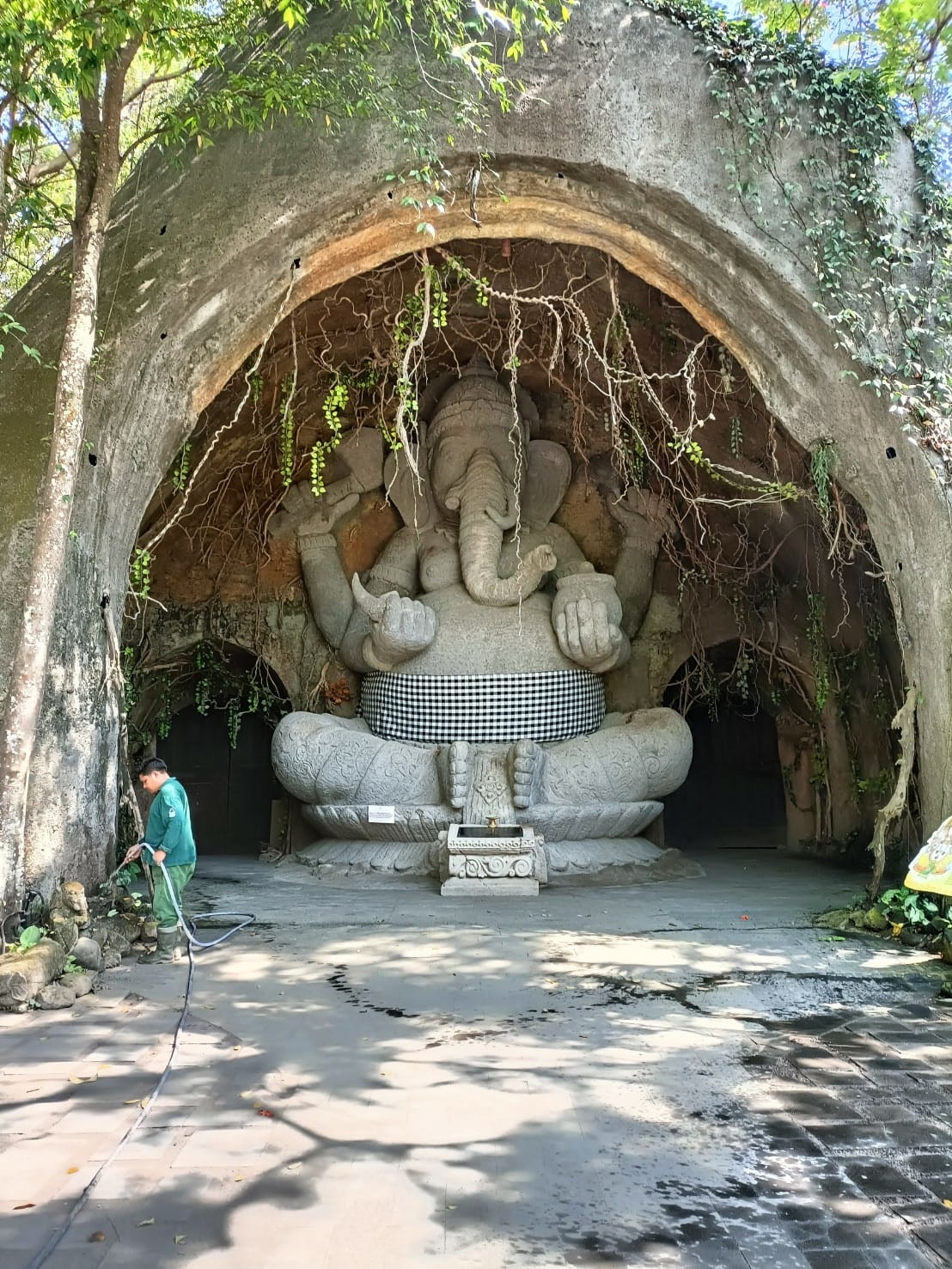 2023峇里島|UMA RESTAURAT,湯鮮肉嫩的牛尾湯 2023峇里島|UMA RESTAURAT,湯鮮肉嫩的牛尾湯