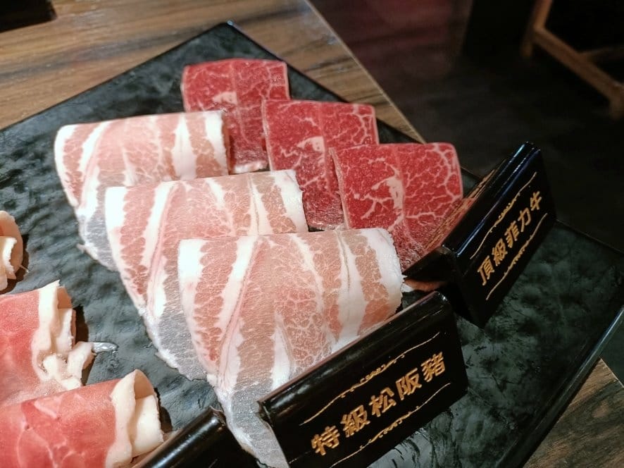 台北信義區美食|辛巴適麻辣鍋-台北1號店,已取消熱食服務、假 台北信義區美食|辛巴適麻辣鍋-台北1號店,已取消熱食服務、假