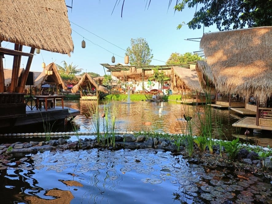 2023峇里島|BALE UDANG 水上發呆亭餐廳西爪哇風 2023峇里島|BALE UDANG 水上發呆亭餐廳西爪哇風