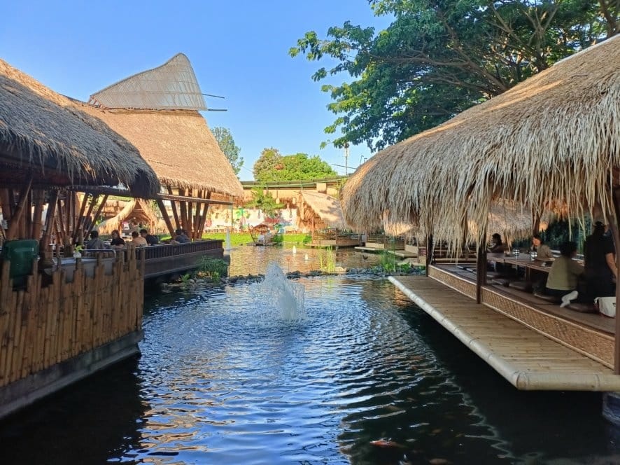 2023峇里島|BALE UDANG 水上發呆亭餐廳西爪哇風 2023峇里島|BALE UDANG 水上發呆亭餐廳西爪哇風