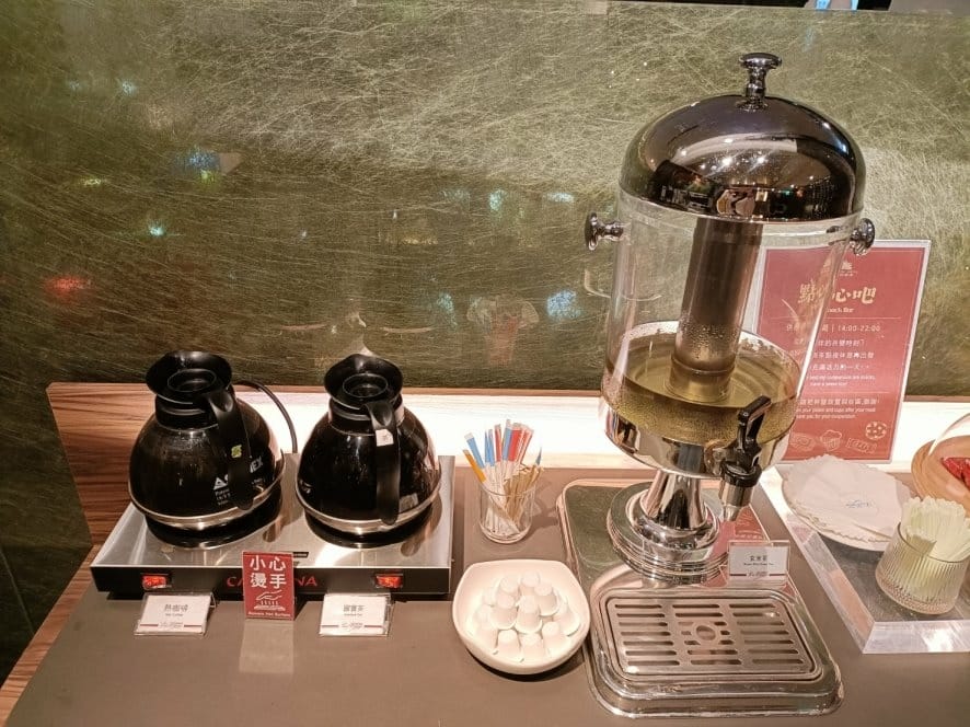 台南住宿|臺邦商旅~房間超大超寬敞!大廳提供免費咖啡、熱茶和 台南住宿|臺邦商旅~房間超大超寬敞!大廳提供免費咖啡、熱茶和