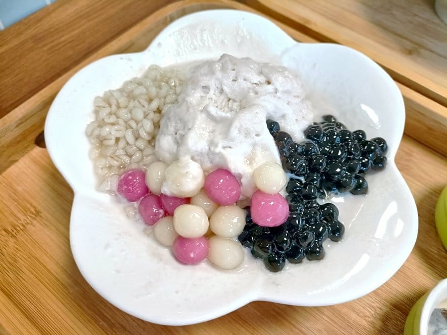 桃園甜品|冰嘢果室,現打芋頭雪花冰現點現做還可吃到芋頭顆粒喔 桃園甜品|冰嘢果室,現打芋頭雪花冰現點現做還可吃到芋頭顆粒喔