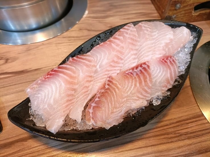 板橋火鍋|武侍-麻辣鍋、涮涮鍋~首推醇香蒜蒜湯頭，一鍋入魂!