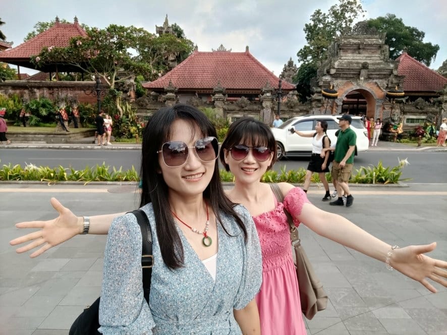 2023峇里島|烏布小皇宮、烏布復古星巴克、烏布市場隨意逛~ 2023峇里島|烏布小皇宮、烏布復古星巴克、烏布市場隨意逛~