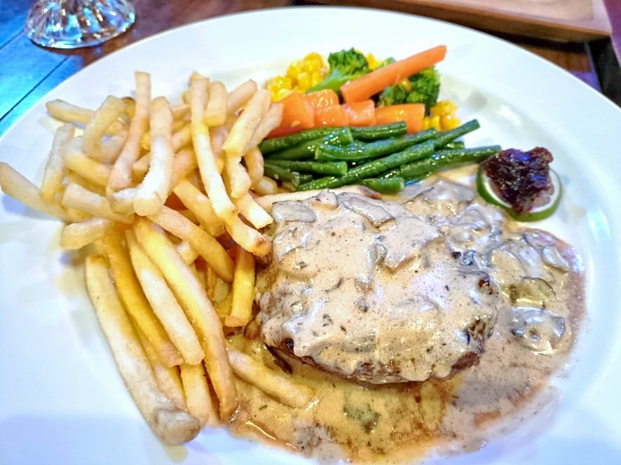 2023峇里島|Arena Pub & Restaurant 2023峇里島|Arena Pub & Restaurant