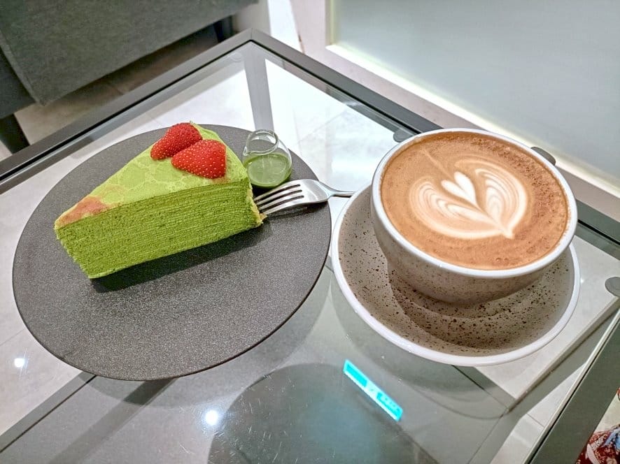 ABOUT H Coffee 貓咪咖啡廳，提供貓迷必來擼貓還