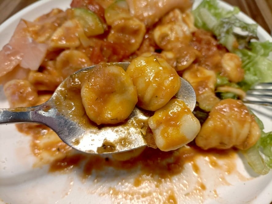 台北信義區美食|鳥作洋食-首推起司小漢堡咖哩、時蘿燻鮭魚貓耳