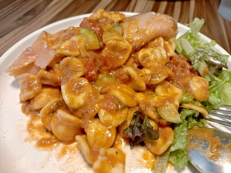 台北信義區美食|鳥作洋食-首推起司小漢堡咖哩、時蘿燻鮭魚貓耳