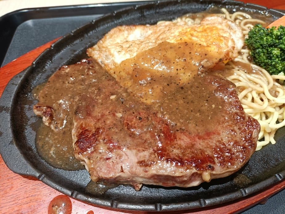 樹林美食|吃吃牛排-樹林家樂福店。飲料、湯品、滷肉飯、爆米花 樹林美食|吃吃牛排-樹林家樂福店。飲料、湯品、滷肉飯、爆米花