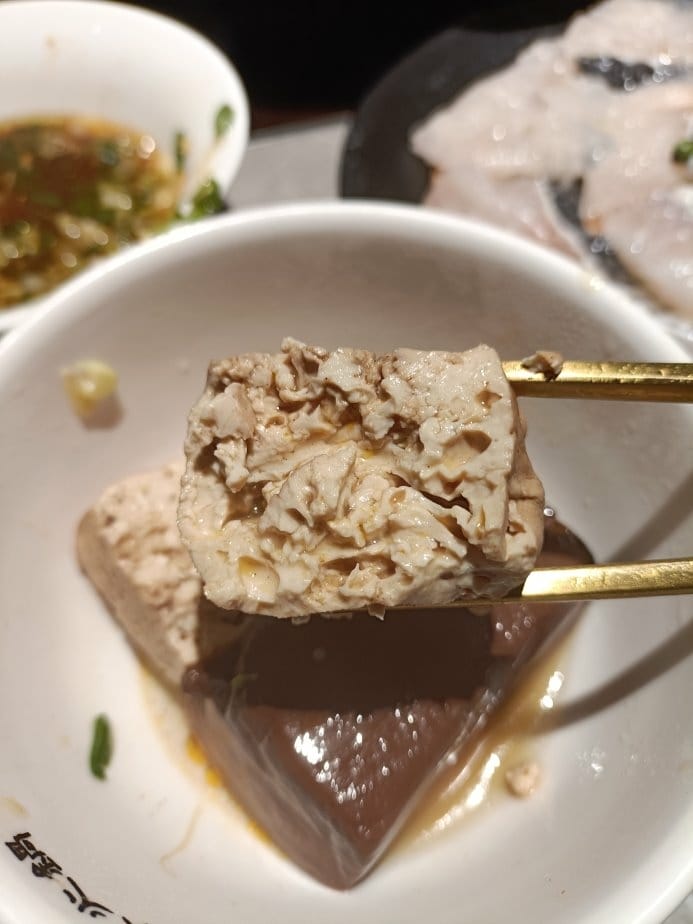 台北西門町美食|築間麻辣火鍋。粵式老火湯/經典麻辣鍋另附蕈菇 台北西門町美食|築間麻辣火鍋。粵式老火湯/經典麻辣鍋另附蕈菇