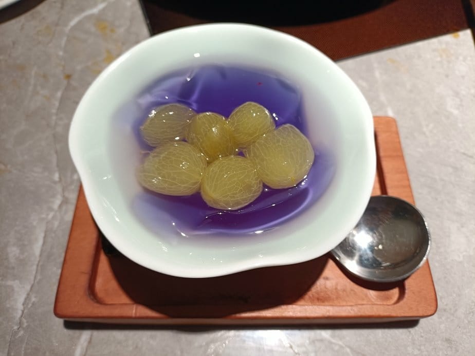 台北西門町美食|築間麻辣火鍋。粵式老火湯/經典麻辣鍋另附蕈菇 台北西門町美食|築間麻辣火鍋。粵式老火湯/經典麻辣鍋另附蕈菇