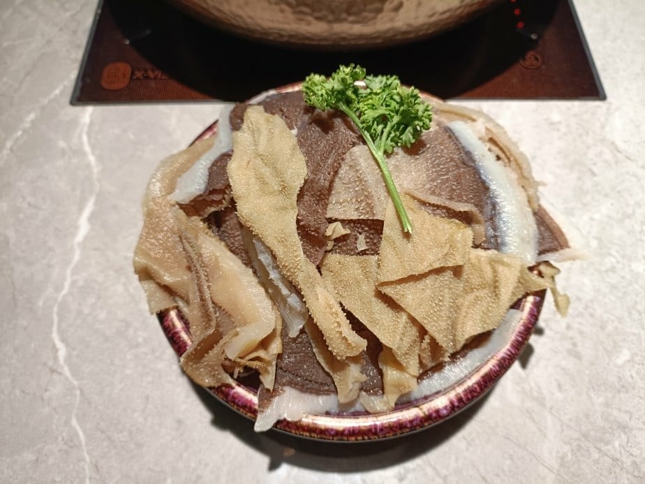 台北西門町美食|築間麻辣火鍋。粵式老火湯/經典麻辣鍋另附蕈菇 台北西門町美食|築間麻辣火鍋。粵式老火湯/經典麻辣鍋另附蕈菇