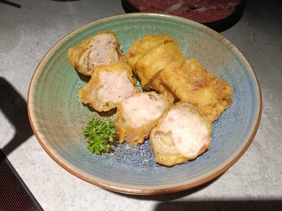 台北西門町美食|築間麻辣火鍋。粵式老火湯/經典麻辣鍋另附蕈菇 台北西門町美食|築間麻辣火鍋。粵式老火湯/經典麻辣鍋另附蕈菇