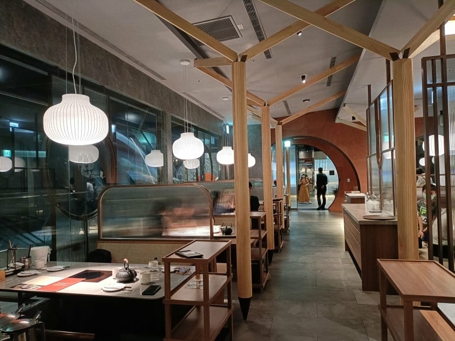 台北西門町美食|築間麻辣火鍋。粵式老火湯/經典麻辣鍋另附蕈菇 台北西門町美食|築間麻辣火鍋。粵式老火湯/經典麻辣鍋另附蕈菇