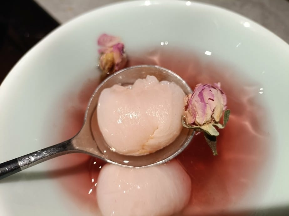 台北西門町美食|築間麻辣火鍋。粵式老火湯/經典麻辣鍋另附蕈菇 台北西門町美食|築間麻辣火鍋。粵式老火湯/經典麻辣鍋另附蕈菇