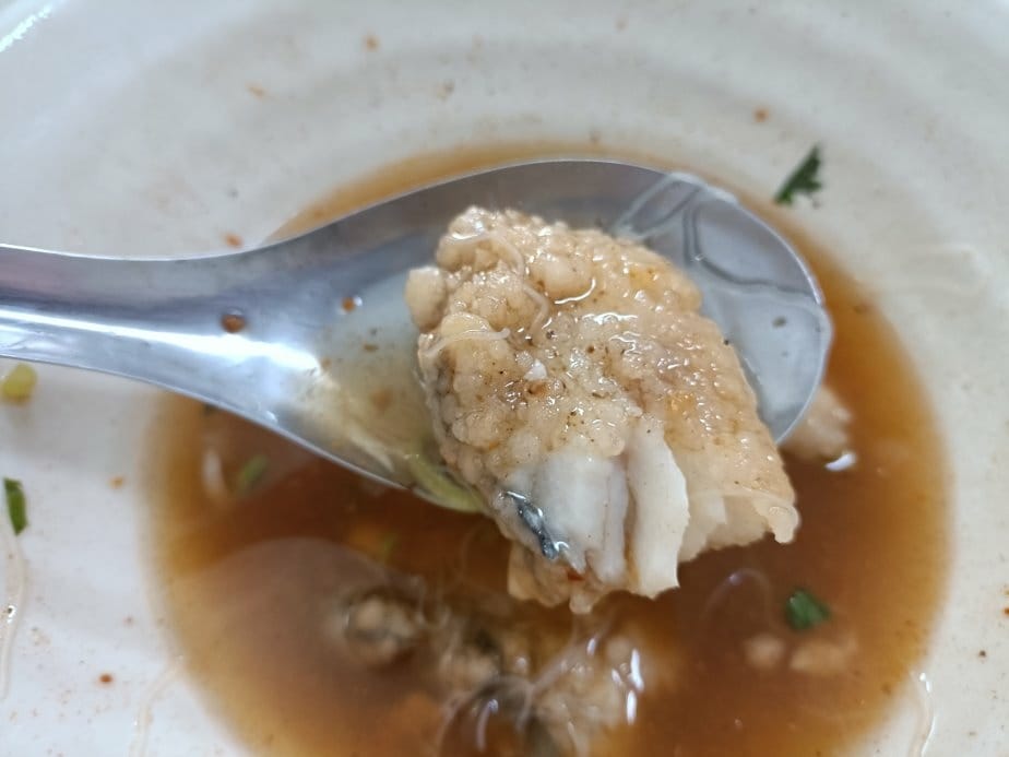 台南小吃|阿川紅燒土魠魚焿，海安路上的人氣美食!