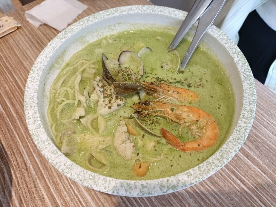 桃園美食|義匠義式湯麵-桃園南平店。義大利麵很一般、湯頭很不 桃園美食|義匠義式湯麵-桃園南平店。義大利麵很一般、湯頭很不