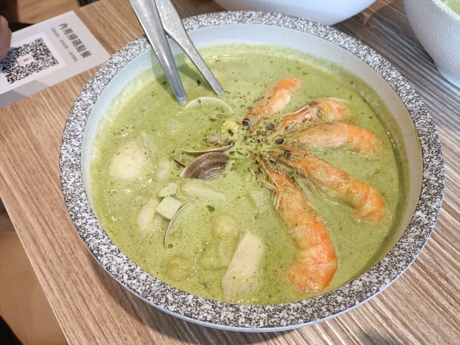 桃園美食|義匠義式湯麵-桃園南平店。義大利麵很一般、湯頭很不 桃園美食|義匠義式湯麵-桃園南平店。義大利麵很一般、湯頭很不