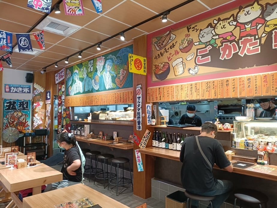 台中美食|五型の丼飯。一艘大船載滿5碗海鮮丼飯~海膽、鮭魚卵