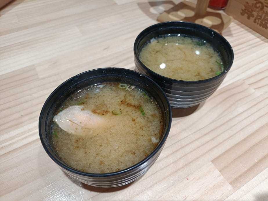 台中美食|五型の丼飯。一艘大船載滿5碗海鮮丼飯~海膽、鮭魚卵