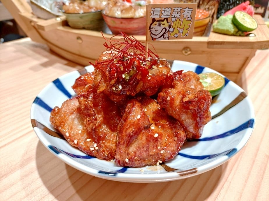 台中美食|五型の丼飯。一艘大船載滿5碗海鮮丼飯~海膽、鮭魚卵